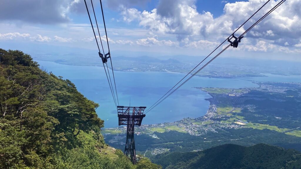 ロープウェイから見た琵琶湖の景色