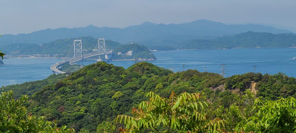 大鳴門橋と鳴門海峡の景色