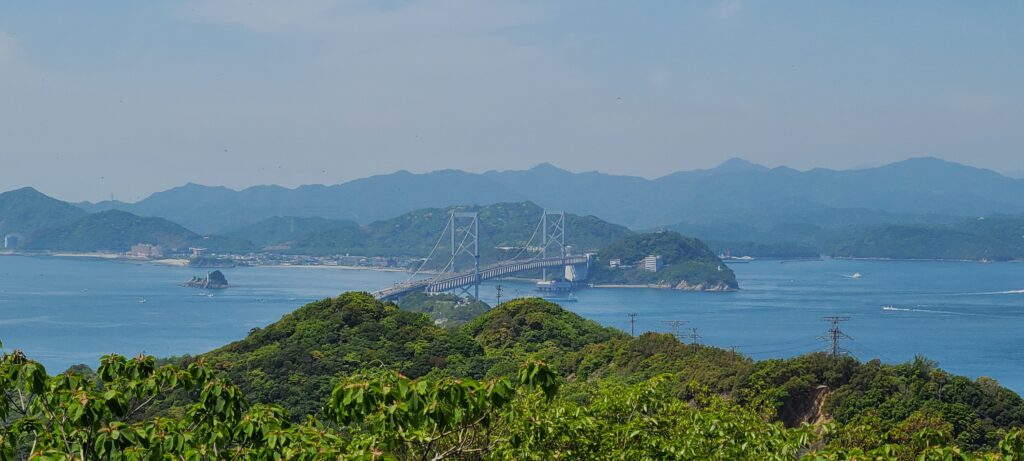 おっ玉葱から見た大鳴門橋と鳴門海峡の景色