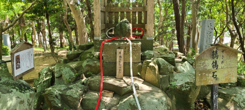おのころ島神社の鶺鴒石