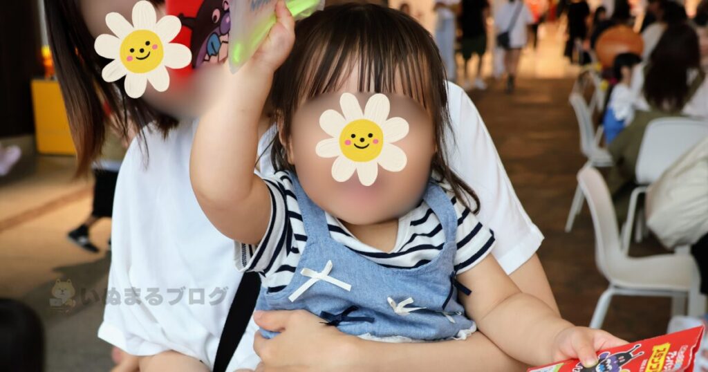 アンパンマンスタンプラリーの台紙も「達成賞」のオリジナルポーチも両方もらえる。