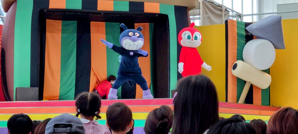アンパンマンショーに、ばいきんまん、ドキンちゃんが登場!