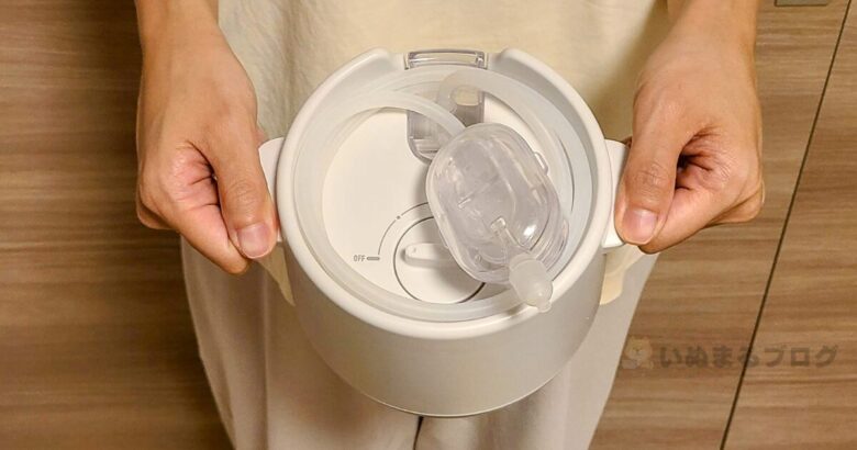 ピジョンの電動鼻吸い器シュポットは取っ手がついていて持ち運びしやすい